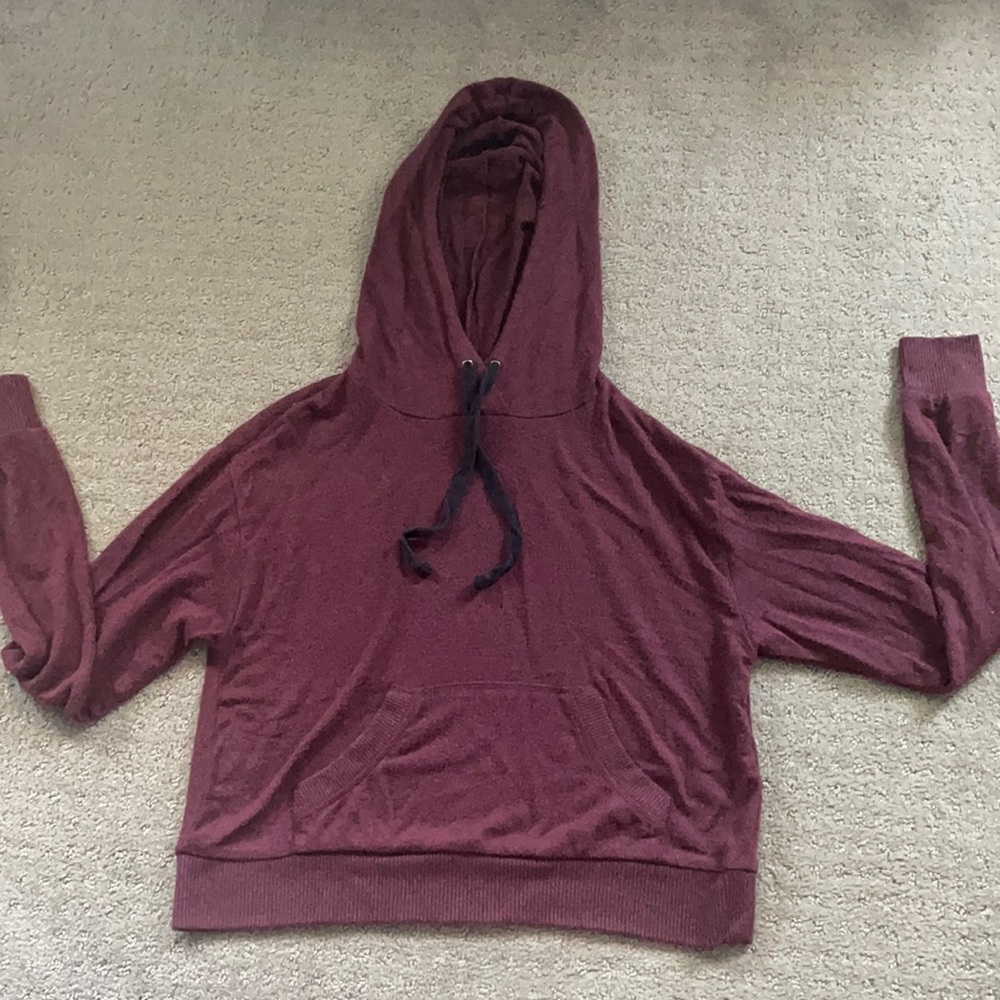 Tilly’s long sleeve with hood//XS